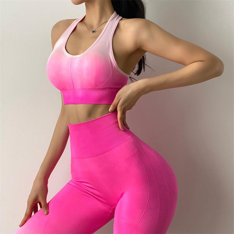WOMEN'S GYM APPAREL